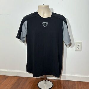 Under Armour Heat Gear Black/Gray Short Sleeve Shirt - Medium